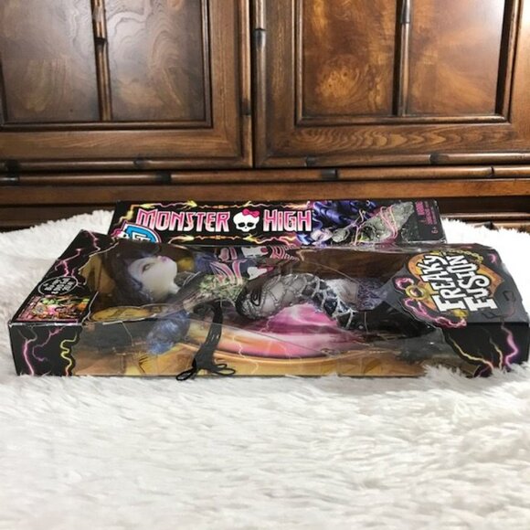 NWOT Monster High SIRENA VON BOO Freaky Fusion - Picture 14 of 16